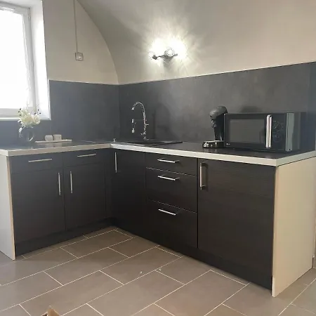 Roman Apartment *